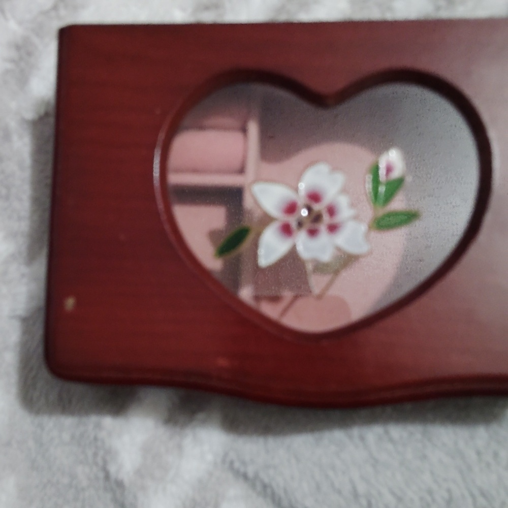 Jewelry box